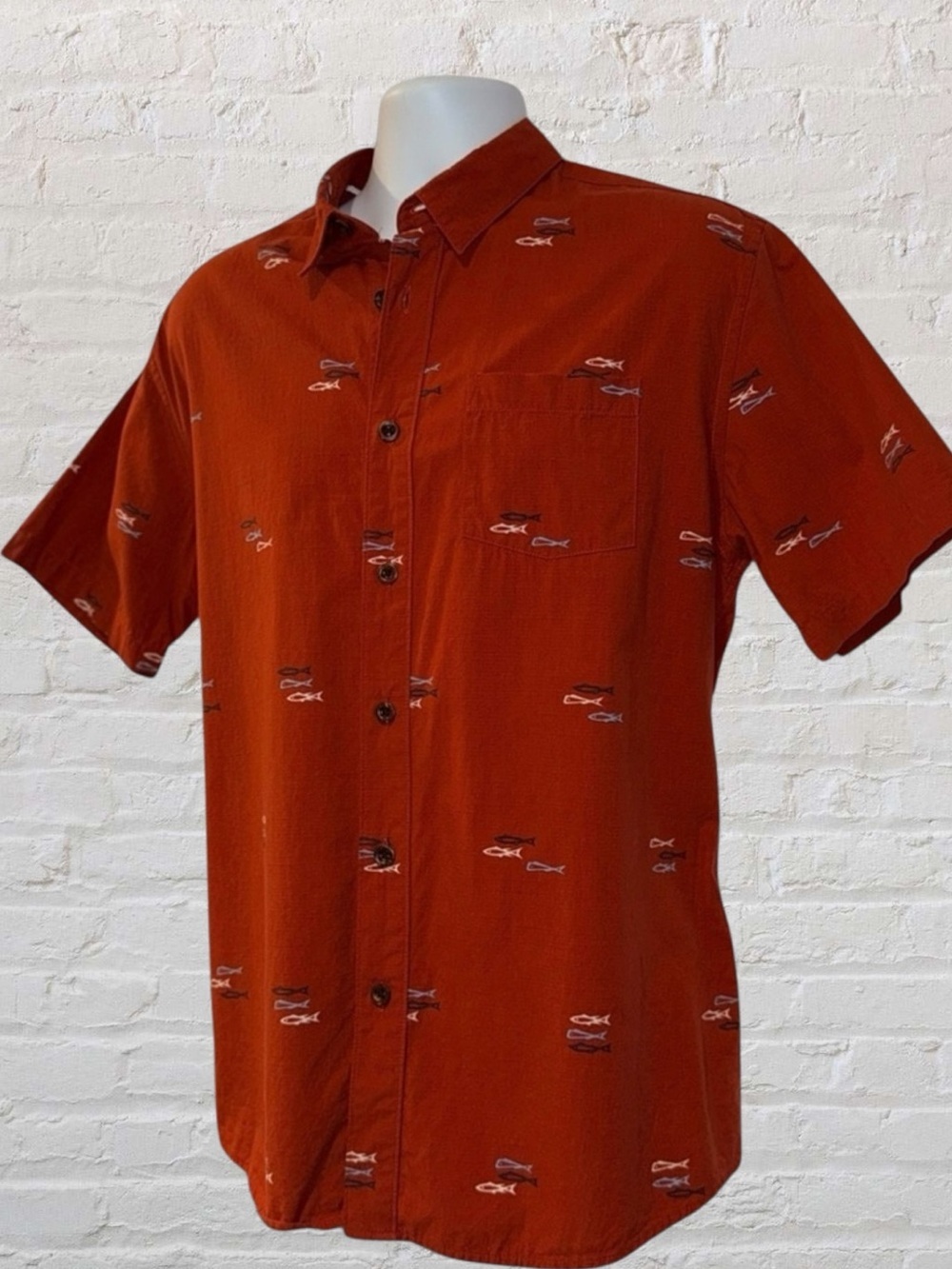 Quiksilver Waterman Fishing Print Button-Up Large Red Short Sleeve Shirt
